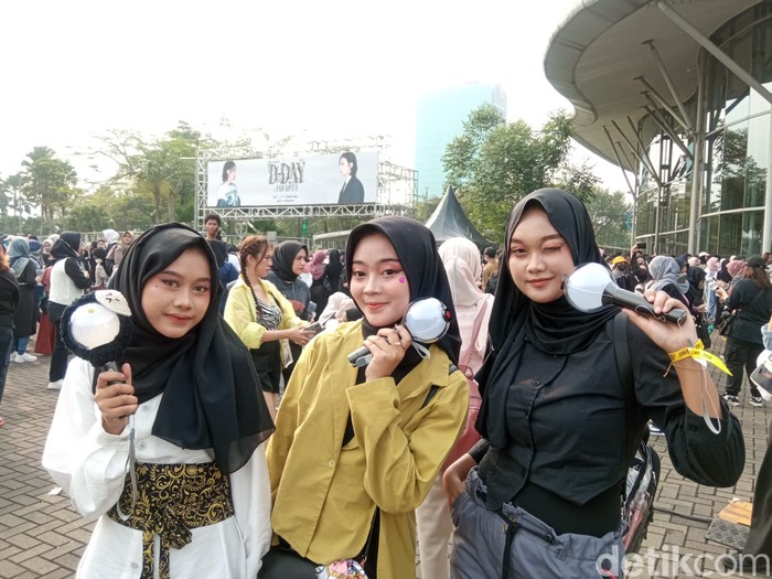 ARMY di Konser Agust D D-DAY TOUR Day 2, Sabtu (27/5/2023) di ICE BSD.