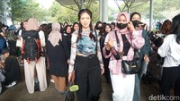 Para ARMY datang dari seluruh Indonesia seperti Jambi hingga Tasikmalaya. (Foto: Bona/detikcom)