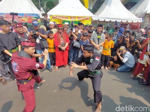Palang Pintu hingga Lomba Kuliti Kambing Meriahkan Lebaran Tenabang 2023