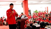 Tiba di kantor DPW PPP Banten, Ganjar langsung disambut oleh Ketua DPW PPP Banten Subardi Ushuludin, Sekretaris DPW PPP Achmad Fauzi serta jajaran di pengurus DPW PPP lainnya.
