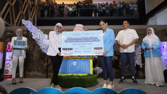 Nagita Slavina Ditunjuk Jadi Duta Cessa Cessa, merek lokal pilihan #1 natural essential oil roll on untuk bayi dan anak yang telah bersertifikasi BPOM sebagai obat tradisional, hari ini (26/05) resmi mengumumkan Nagita Slavina, sebagai Duta Cessa. Artis kenamaan ibu kota ini dipercaya dapat membantu menyebarkan semangat dan komitmen Cessa sebagai pilihan pertama bagi si Kecil setiap hari dan sahabat ibu dalam menjaga kesehatan anak.