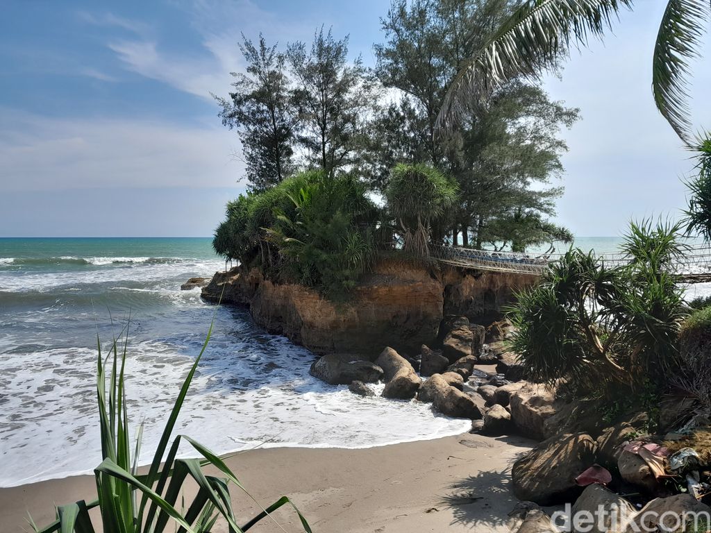 Pantai Sungai Suci Bengkulu