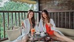 Pesona Cinta Laura Saat Nikmati Pasta dan Floating Breakfast