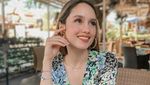 Pesona Cinta Laura Saat Nikmati Pasta dan Floating Breakfast
