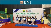 Podium BNI Sirnas A Jatim 2023, Ganda Taruna Campuran Foto: M. Resha Pratama/detikcom