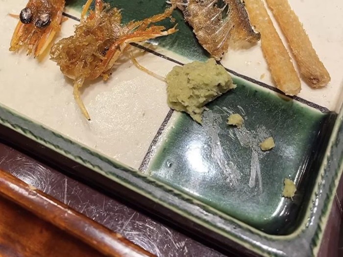 Restoran omakase di Jepang ini tawarkan menu tulang ikan dan kepala udang goreng