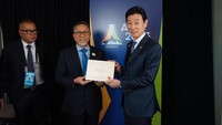 Pada 2022, komoditas ekspor utama Indonesia ke Jepang antara lain batu bara, bijih tembaga, mate nikel, sisa dan skrap logam mulia, serta karet alam. Komoditas impor utama Indonesia dari Jepang antara lain bagian dan aksesori kendaraan bermotor, kendaraan bermotor dalam keadaan terurai tidak lengkap, produk canai lantaian dari besi atau baja bukan paduan, produk canai lantaian dari baja paduan lainnya, serta mobil dan kendaraan bermotor lainnya. 
