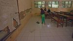 Kasihan Anak-anak Ini Belajar di Sekolah Rusak