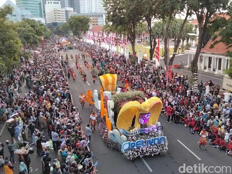 Semarak Surabaya Vaganza 2023, Parade Bunga dan Budaya
