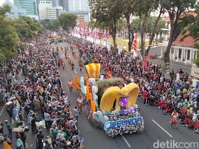 Semarak Surabaya Vaganza 2023, Parade Bunga dan Budaya