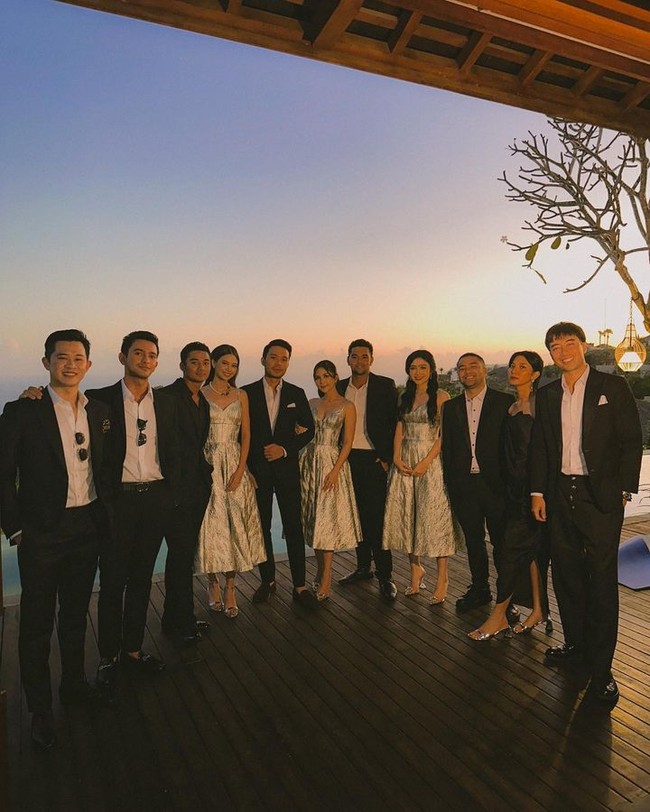 Omar DanielBegini potret Omar Daniel bersama para teman sesama artis.Foto: Instagram