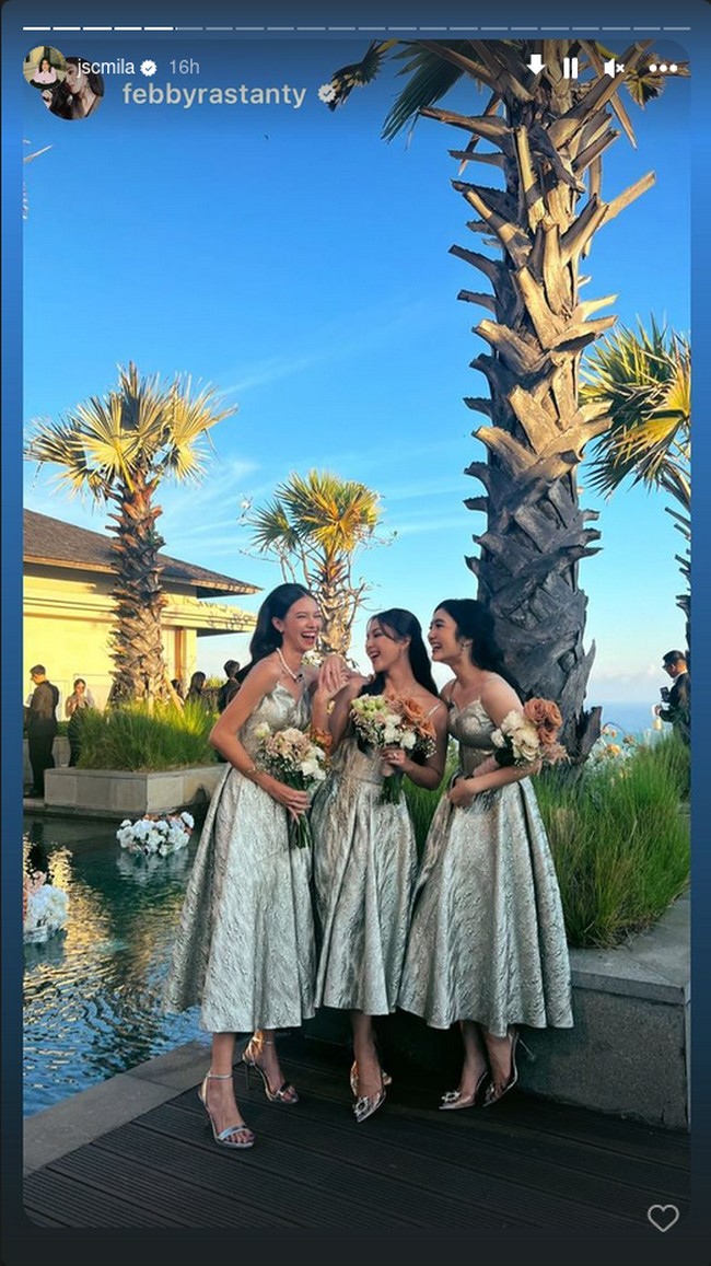 Yuki KatoBegini penampilan Yuki Kato bersama sahabat-sahabat Enzy yang lain yakni Febby dan Jessica Mila yang terlihat ultra feminin.Foto: Instagram