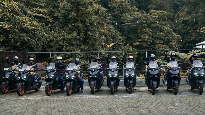Tour de Sumatra Yamaha XMAX Connected