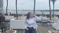 Terlepas dari gosip menghebohkan itu, di Instagram pribadinya, Ucie Sucita suka membagikan momen saat kulineran seru. Foto: Instagram @ucie_sucita