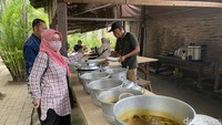 Warung Gabus Mpok Kuni ini telah berdiri sejak tahun 2006. Awalnya, Mpok Kuni ikut berjualan sang mertua dari tahun 1980-an, kemudian mempelajari resepnya dan membuka warung makan sendiri. Foto: detikFood/Yenny Mustika Sari
