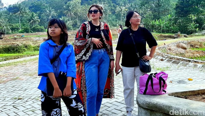 Akeyla, desainer cilik asal Kabupaten Karawang.