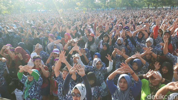 Aksi buruh di Kudus tolak RUU Tembakau disamakan dengan narkoba, Minggu (28/5/2023).