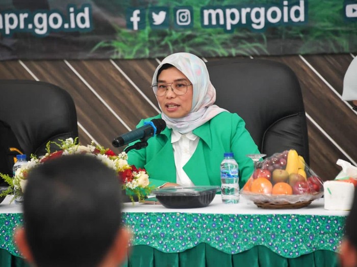 Anggota MPR dari Fraksi Partai Kebangkitan Bangsa (PKB) Neng Eem Marhamah Zulfa Hiz bertemu dengan ratusan petani dalam acara bertajuk ‘Satukan Aspirasi dan Potensi Menuju Kesejahteraan Pangan’ di Ciloto, Kabupaten Cianjur, Jawa Barat.