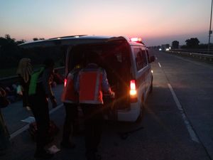 Identitas 16 Korban Luka Kecelakaan Bus Peziarah Jogja Tabrak Truk di Tol Jomo