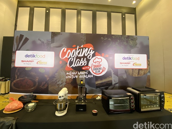 Cooking & Baking Class bersama Chef Yongki Gunawan yang berlangsung di Vertu Harmoni Jakarta ini didukung oleh SHARP dan Fiesta.