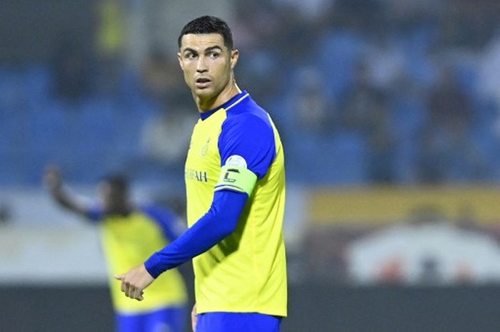 Nassrs Portuguese forward Cristiano Ronaldo looks on during the Saudi Pro League football match between Al-Nassr and Al-Ettifaq at the Prince Mohammed Bin Fahd Stadium in Dammam on May 27, 2023. (Photo by AFP)