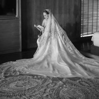 Its all in the details that makes your wedding gown extra special,” terang Monica.Foto: dok. Instagram/@monicaivena