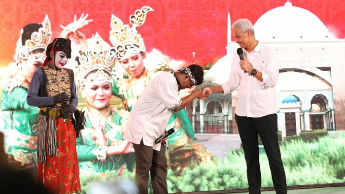 Ganjar Pranowo bertemu komunitas seni di Tangerang