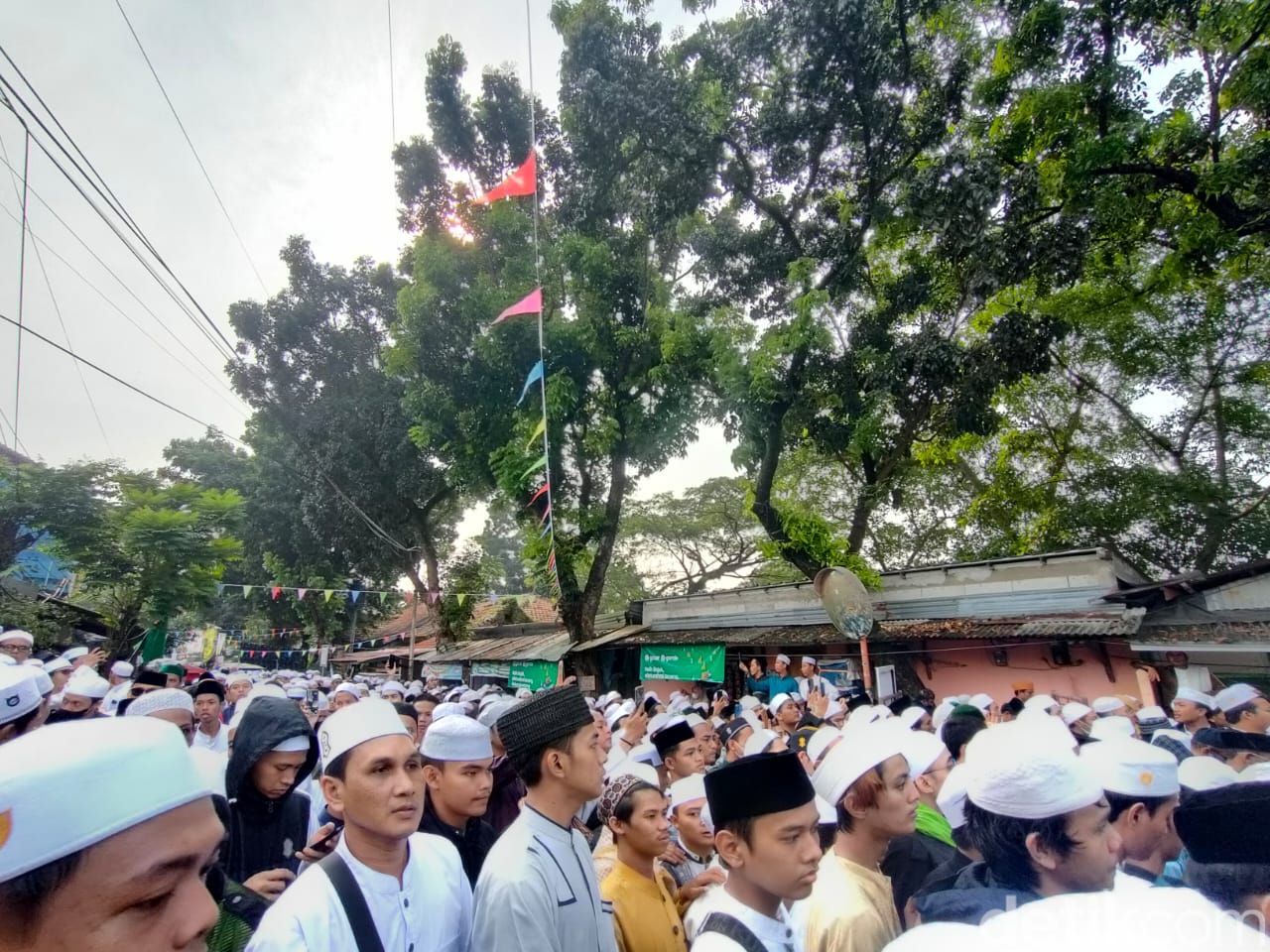 Haul Habib Munzir Almusawa di Rawajati Jaksel