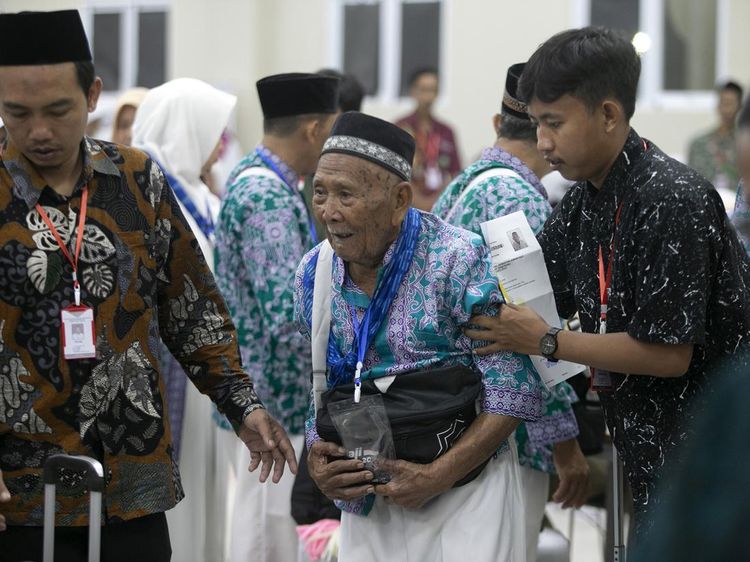 Jemaah Calon Haji Tiba di Asrama Haji Embarkasi Kertajati