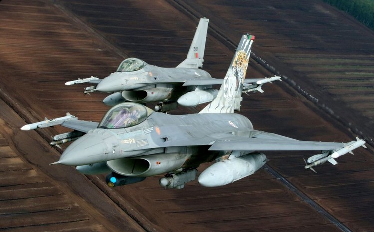 Jet tempur F-16