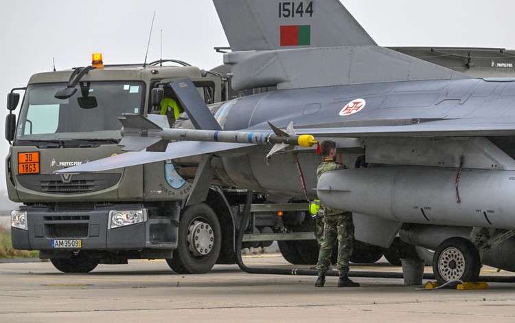Jet tempur F-16