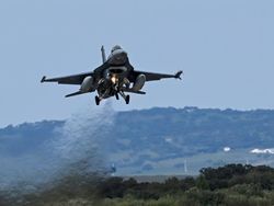 Sangarnya F-16, Jet Tempur Terlaris Dambaan Ukraina untuk Lawan Rusia