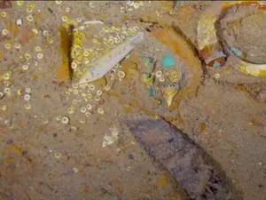 Kalung Misterius Ditemukan di Bangkai Kapal Titanic