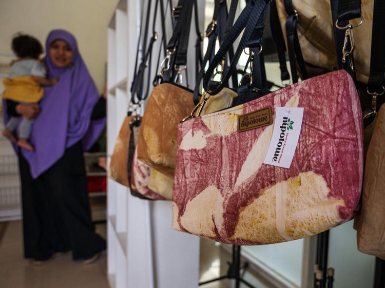 Keren! Kerajinan Ini Dibikin Penyandang Disabilitas di Sigi