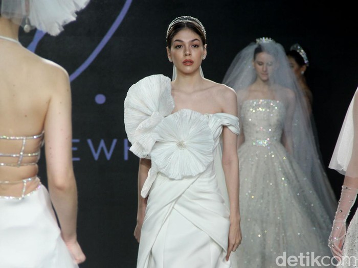 Koleksi Etiquette White di acara Weddingku, Wedding fair, Jakarta.