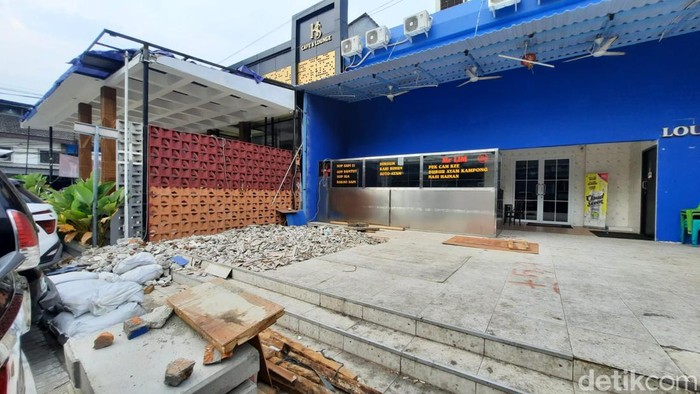 Kondisi ruko makan jalan di Pluit, Jakut