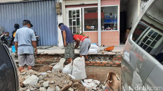 Kondisi ruko makan jalan di Pluit, Jakut