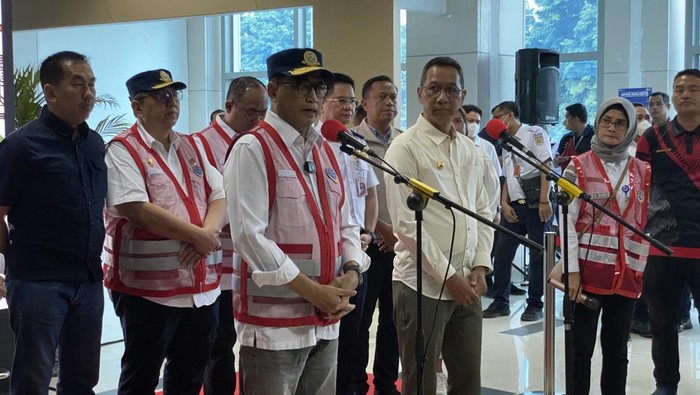 Menhub Budi Karya Sumadi dan Pj Gubernur DKI Jakarta Heru Budi Hartono