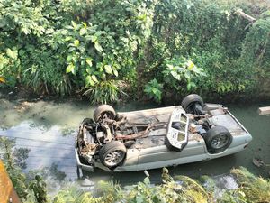 Mercy Terjun ke Sungai di Kota Batu, Dua Penumpang Luka