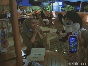 Viral Mikie Mouse Lamar Kekasih, Ini Kisah Romantis Tentara dan Dokter di Medan