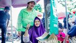 Momen Puan Gowes Bareng Gibran Lalu Berfoto dengan Warga di CFD Solo