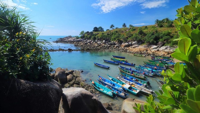 Pantai Turun Aban terletak di Kelurahan Matras, Sungailiat, Kabupaten Bangka, Pulau Bangka. Istimewa