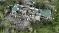 Seperti diketahui, Rusia telah melakukan invasi ke Ukraina sejak 24 Februari 2022 lalu. Hingga kini invasi itu belum ada tanda-tanda berhenti. 