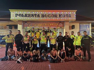 Patroli Malam, Polresta Bogor Kota Gagalkan Tawuran hingga Sita Miras