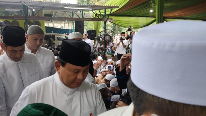 Prabowo Hadiri Haul ke-10 Habib Munzir di Rawajati Jaksel (Dwi R/detikcom)