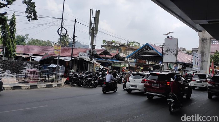 Proyek Plaza Aldiron Eks Pasar Cinde Palembang.