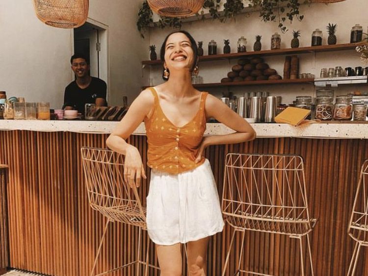 Menawan di Cannes Film Festival, Putri Marino Juga Keren saat Masak di Rumah