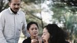 Menawan di Cannes Film Festival, Putri Marino Juga Keren saat Masak di Rumah