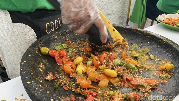 Racikan Sambal Rampai ala Bu Nik Cocok Dinikmati Bersama Bebek Goreng