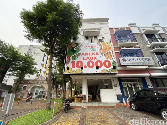Sambal Bu Nik Sambal Bu Nik sajikan sambal rampai khas Lampung yang pedas segar